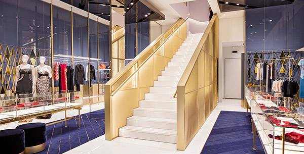 mannelijk Okkernoot mixer Luxe interieur voor La Perla boutique in Milaan | Residence