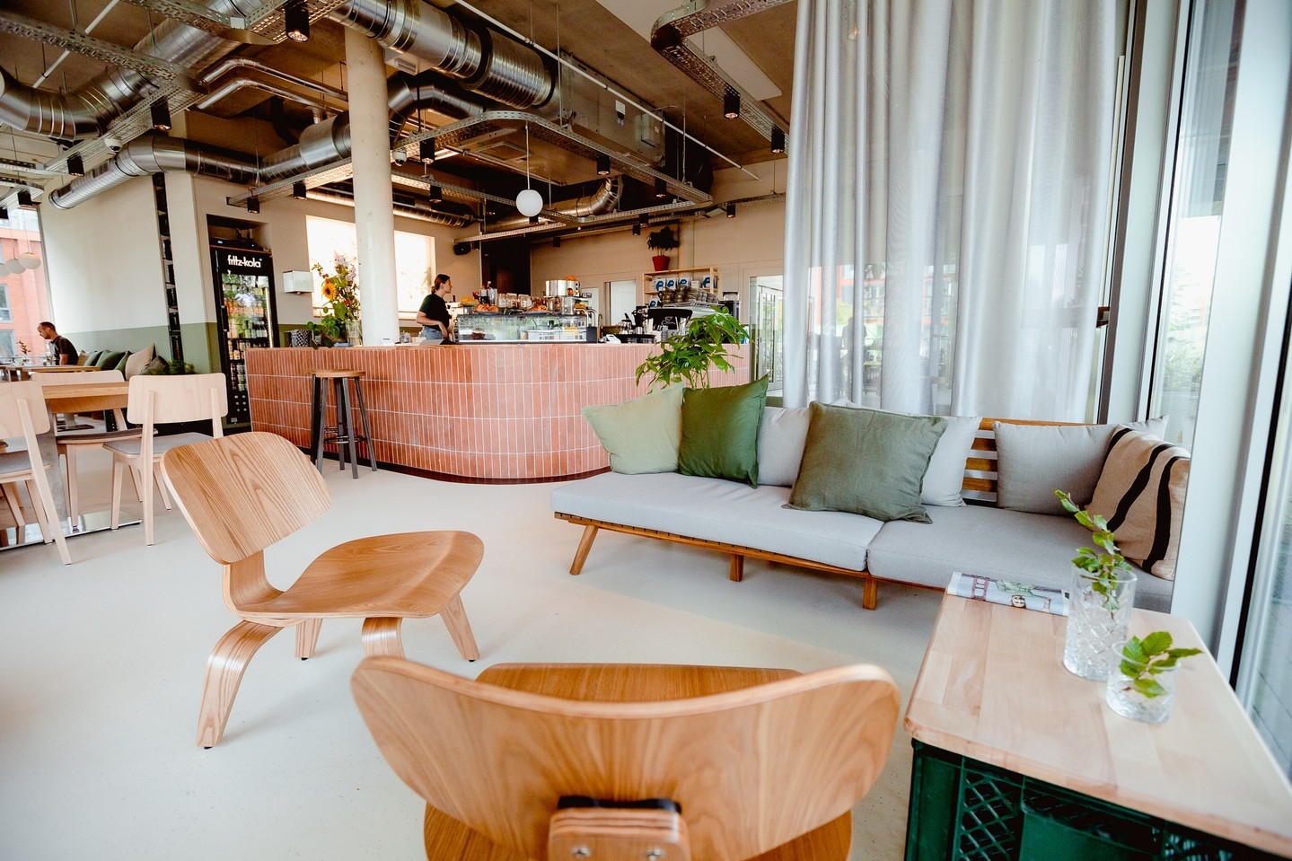 Interieur van Cupp aan de Kanaalweg. Fotografie: Cupp