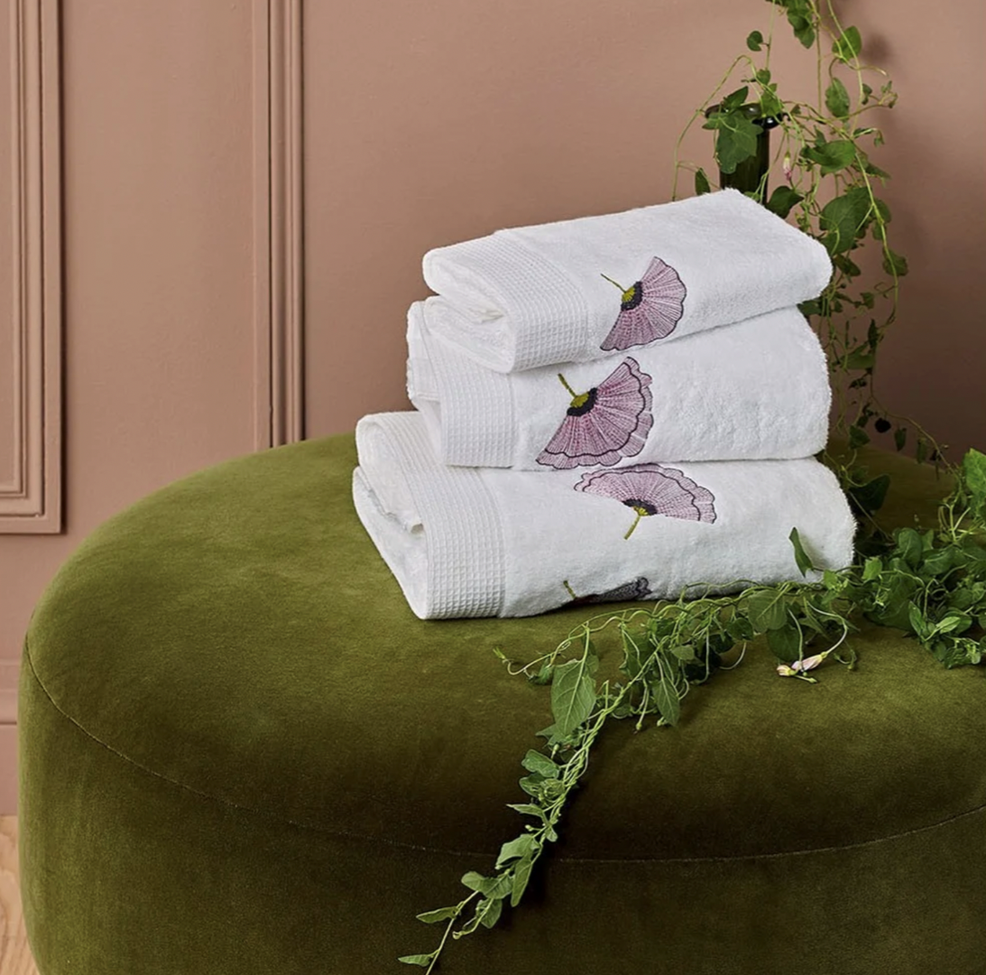 slapen in de buitenlucht met Yves Delorme badgoed