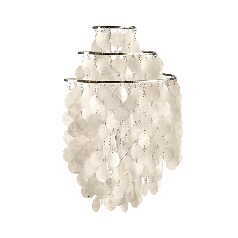 Verpan Fun wandlamp, ontworpen door Verner Panton, met meerdere lagen glanzende schelpen die als een speels stippenpatroon naar beneden vallen.