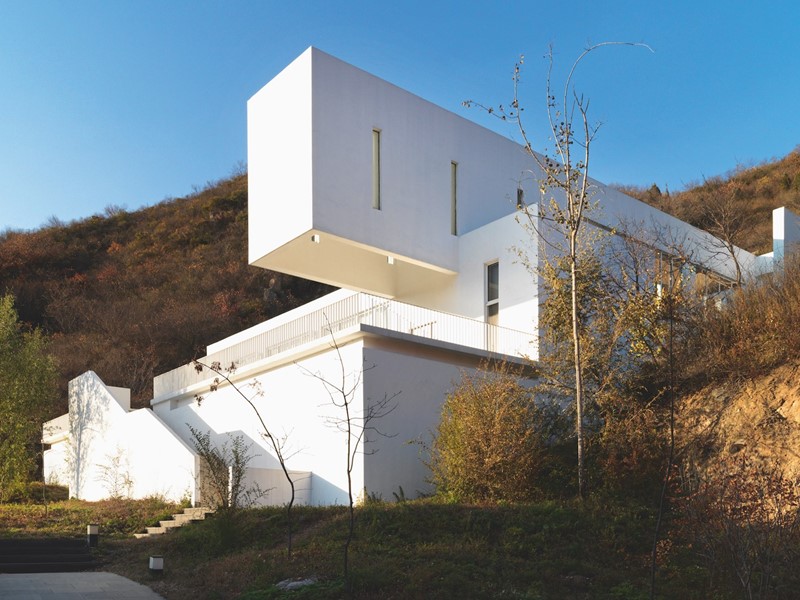 Commune by the Great Wal.