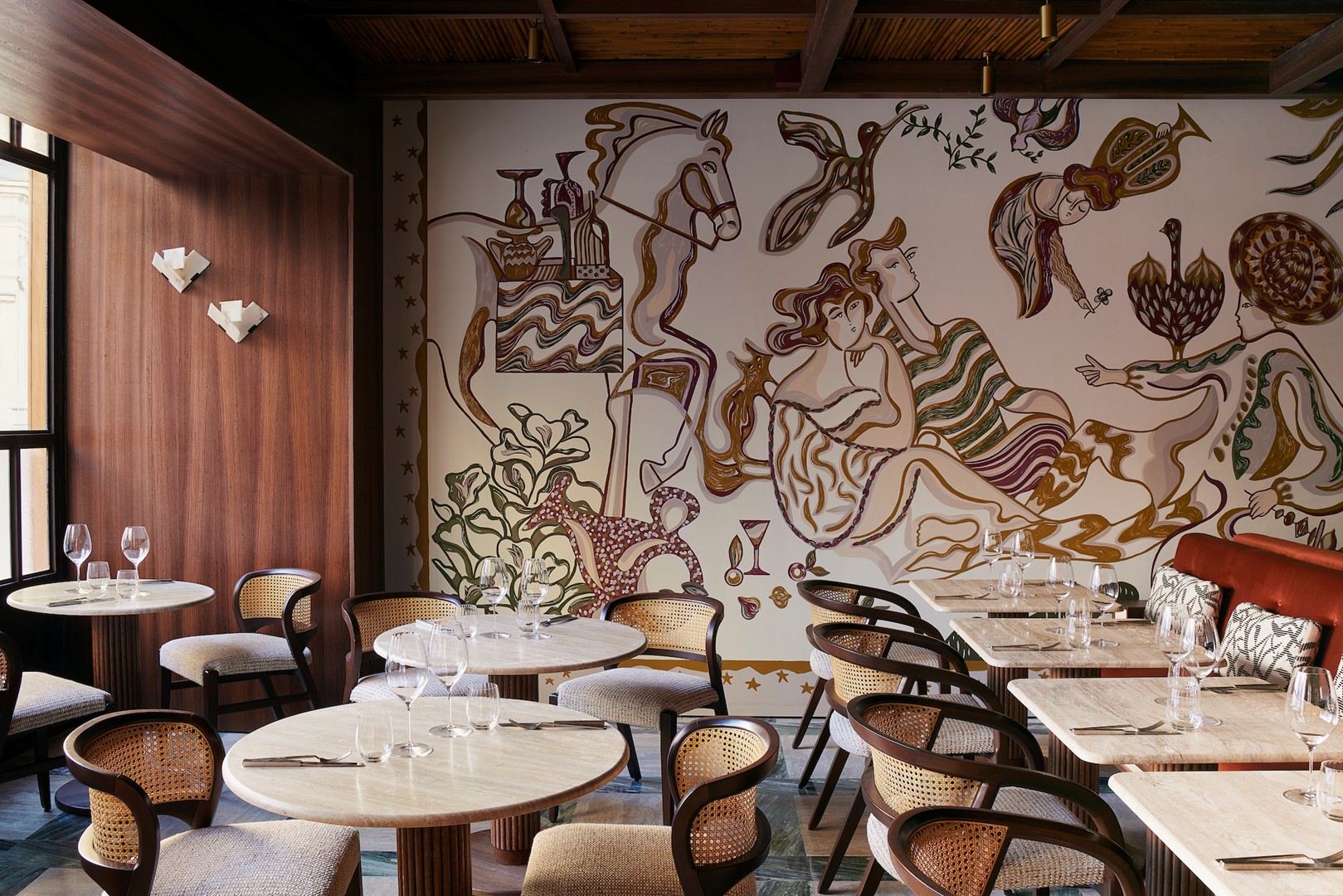 Oka Fogo. Fotografie: Claire Israel