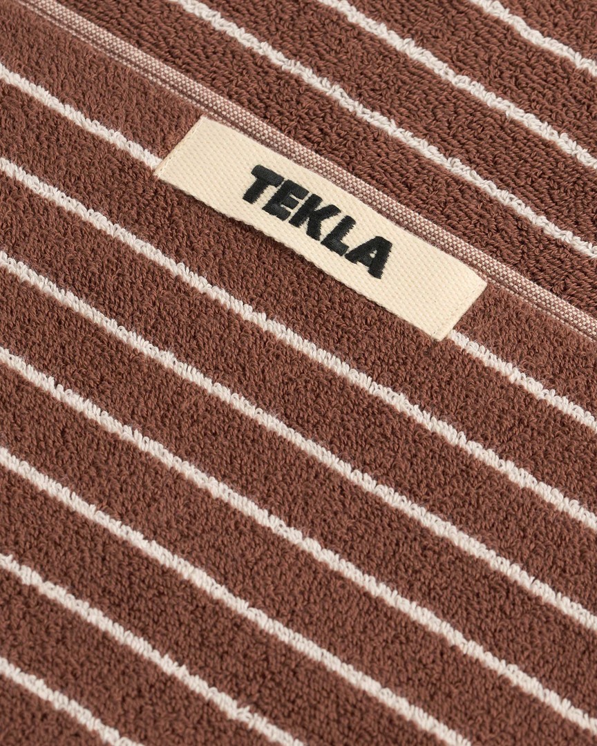 Tekla Fabrics terry handdoek Rust Stripes van organisch katoen in hotelkwaliteit, 600 GSM