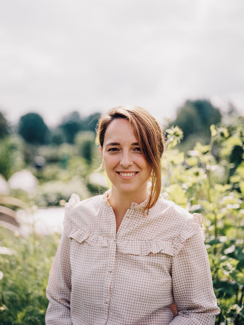 Tuinfluencer Judith van Lent in het groen.