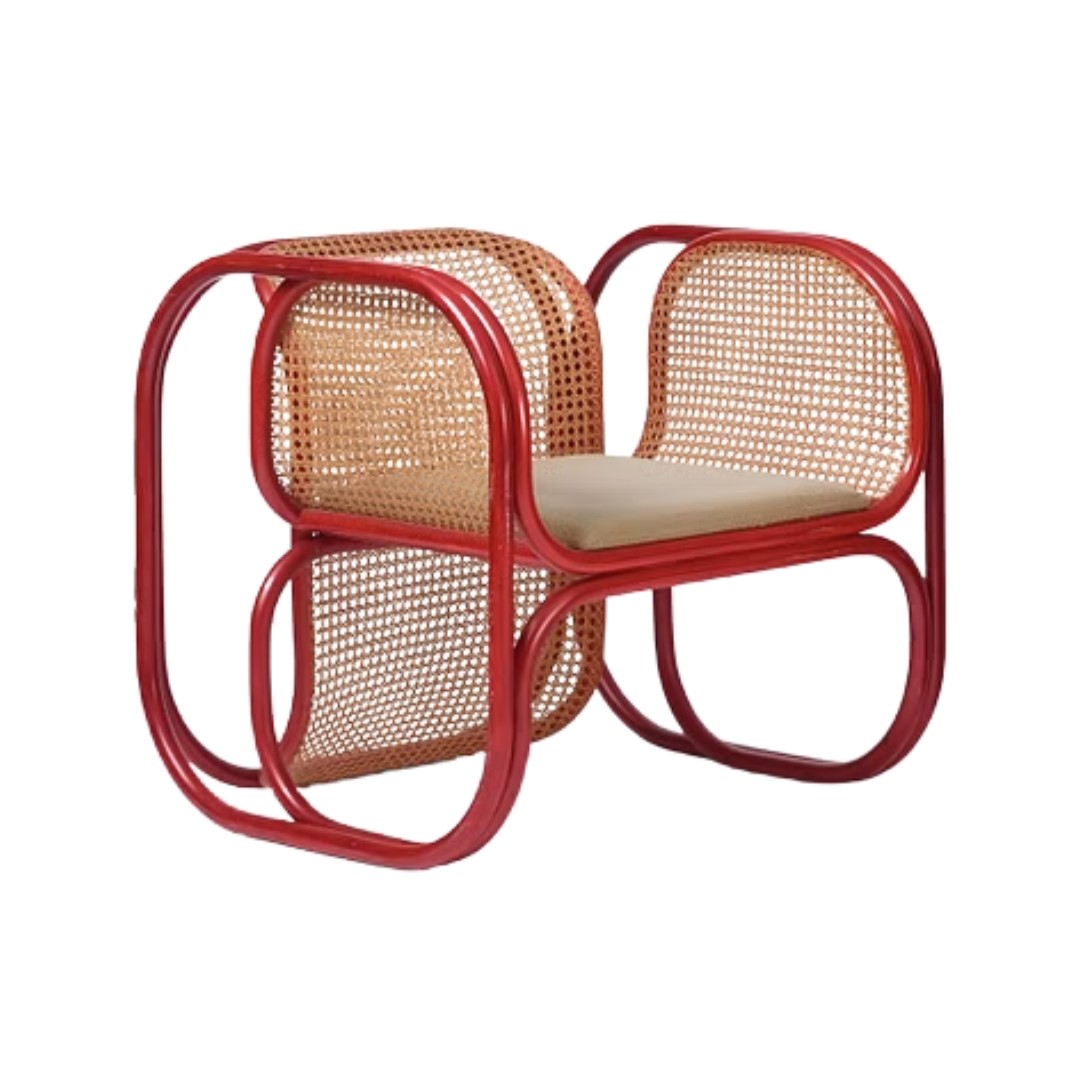 Set easy chairs van Jan Bocan voor Thonet (1972). Rood gebeitst gebogen hout met rattan. Oorspronkelijk voor de Tsjechoslowaakse Ambassade in Stockholm.