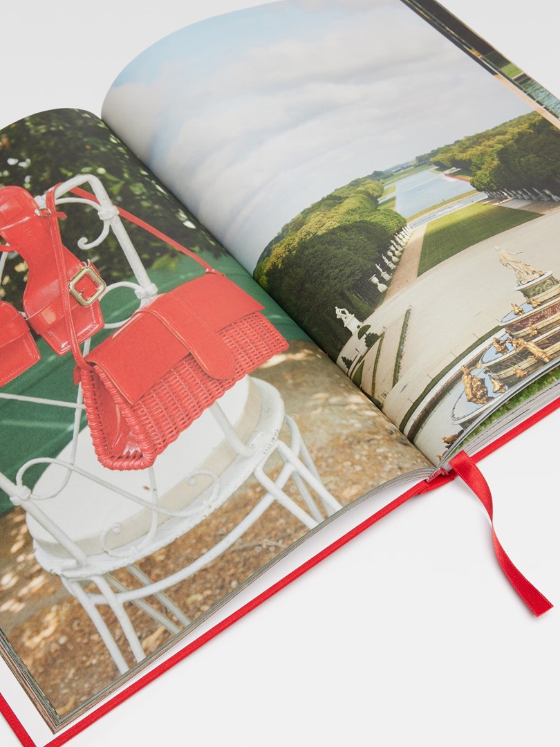 LE CHOUCHOU. Fotografie: Jacquemus