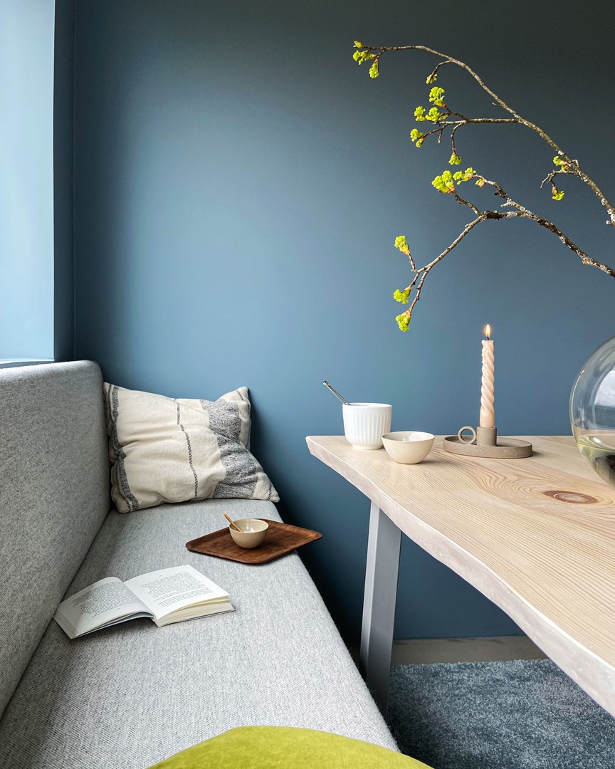 Pure & Original, Blue Stone, Classico chalk-based paint, Hana Alendar. Fotografie: Pure & Original