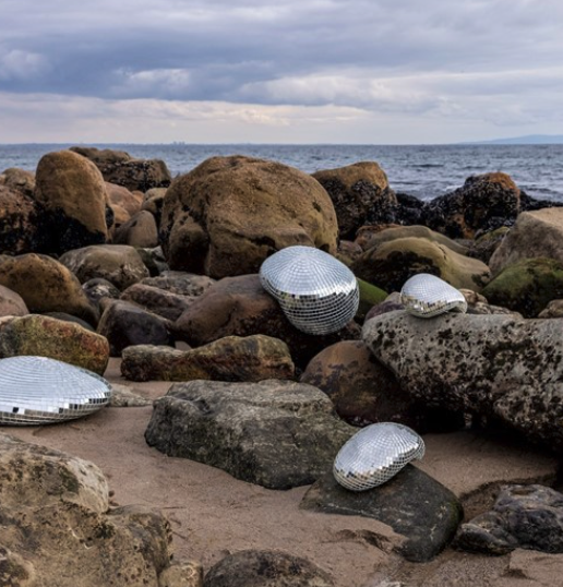Kelly Wearstler en Rotganzen komen met een vervolg op discoballen-collectie