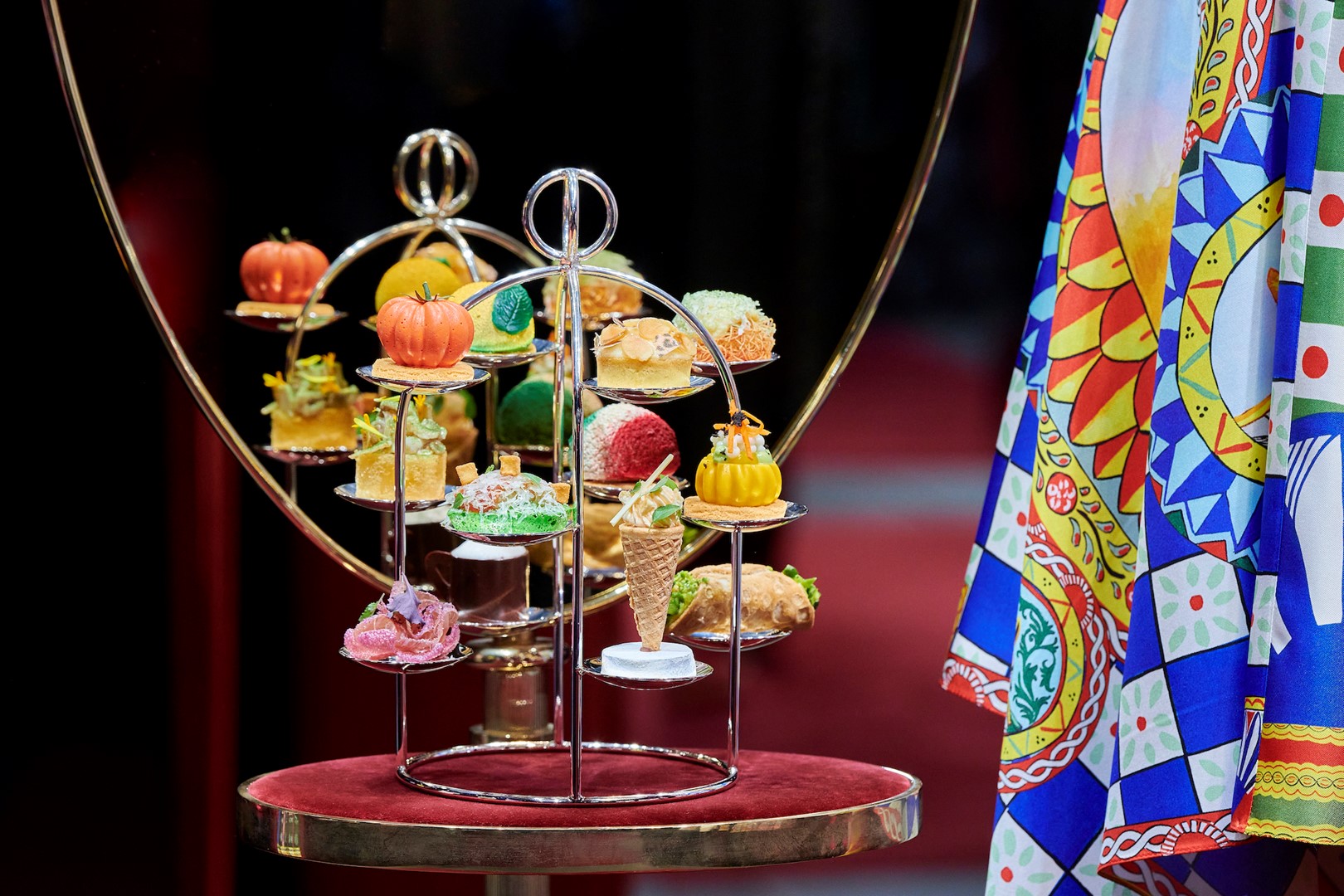 Het patissier team met in de hoofdrol Vipin Charly onder leiding van Sidney Schutte heeft de Afternoon Tea ontwikkeld in samenwerking met Dolce & Gabbana