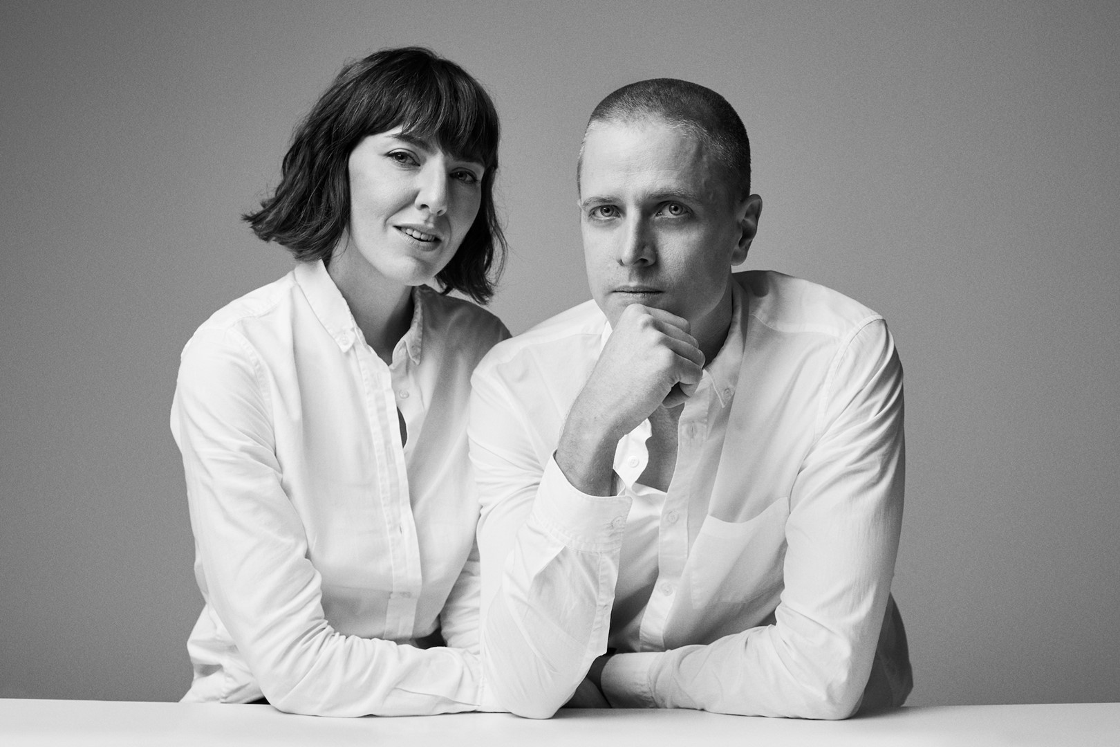 Kate en Joel Booy, oftewel Studio Truly Truly, zijn samen sinds zomer 2020 de nieuwe artdirectors van Leolux