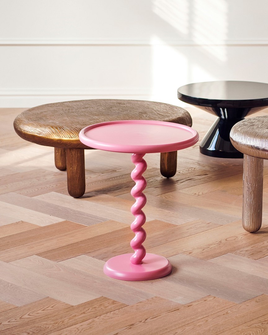 Twisted bijzettafel van POLSPOTTEN. Fotografie: POLSPOTTEN