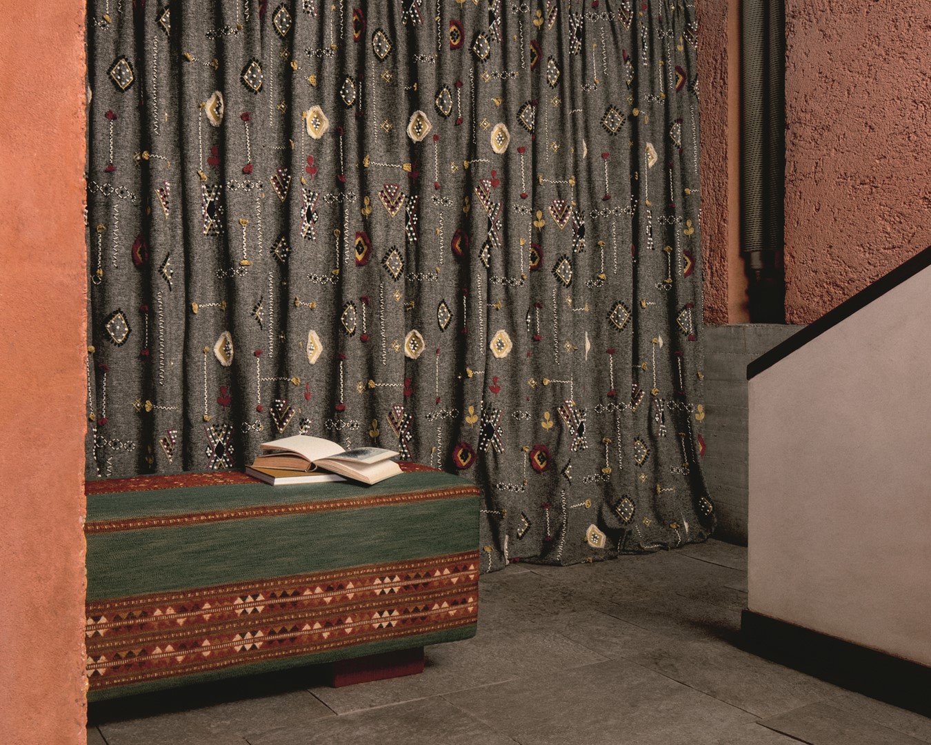 Stoffen uit de Hacienda-collectie van Élitis.