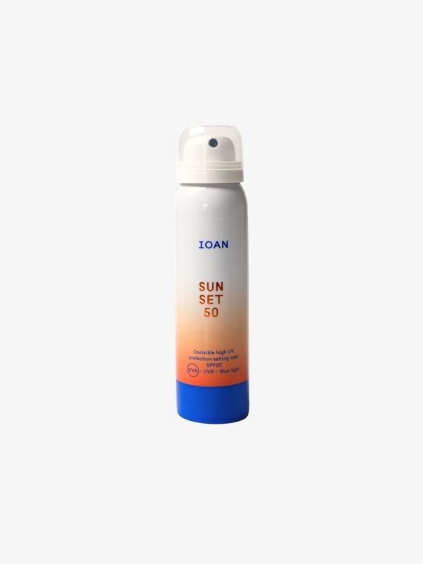 IOAN Sun Set 50 setting mist in witte sprayfles met blauwe onderkant