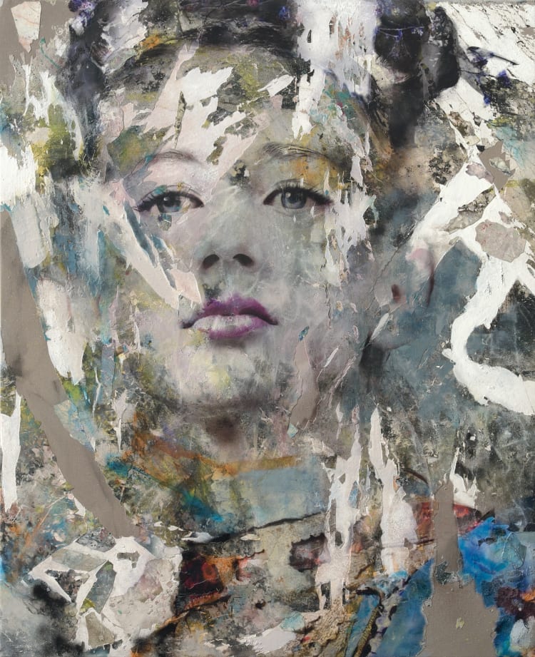 Portret Odino van Lita Cabellut uit de tentoonstelling Resilience Unveiled bij MPV Gallery in Oisterwijk (2025). Het schilderij toont een expressief, gelaagd gezicht opgebouwd uit verf, collage en pigmenten, kenmerkend voor Cabelluts techniek.