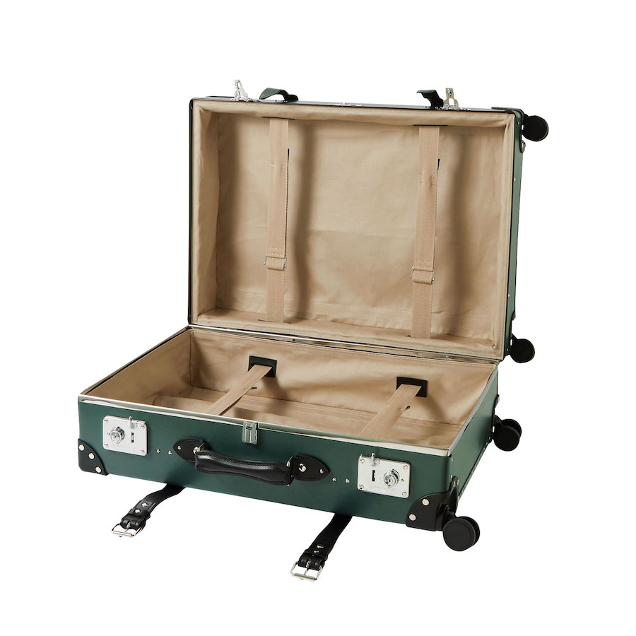 MR PORTER – GLOBE TROTTER