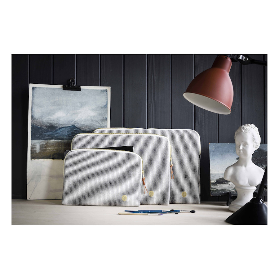 LA CERISE SUR LE GÂTEAU – LAPTOPHOES