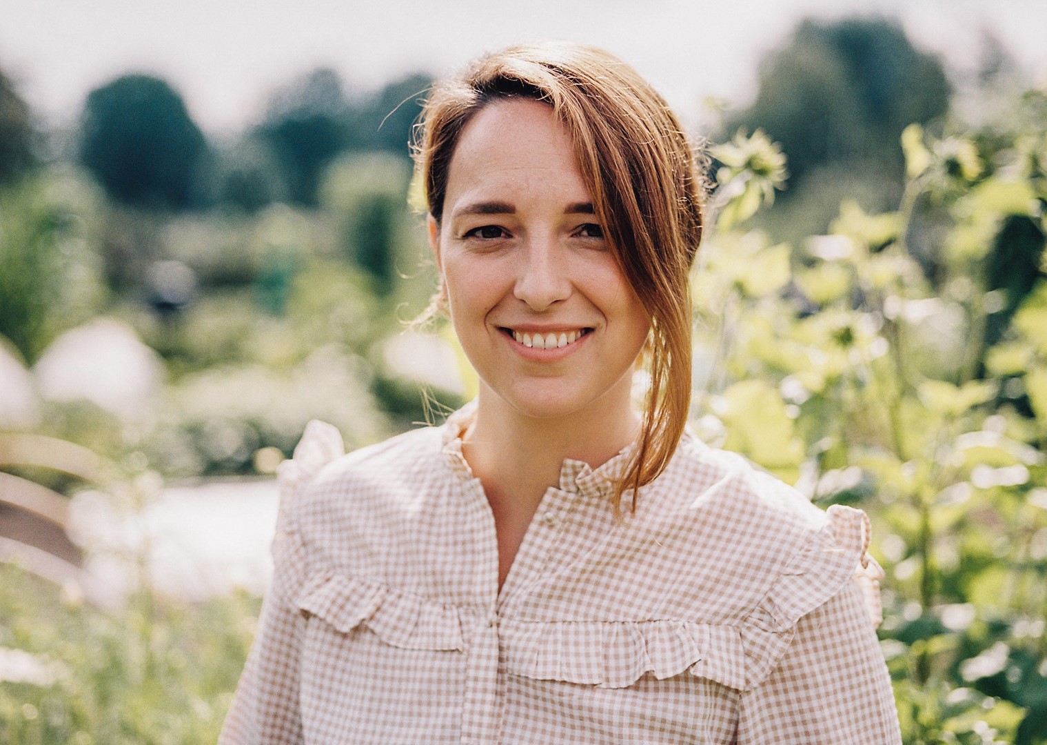 Tuinfluencer Judith van Lent in het groen.