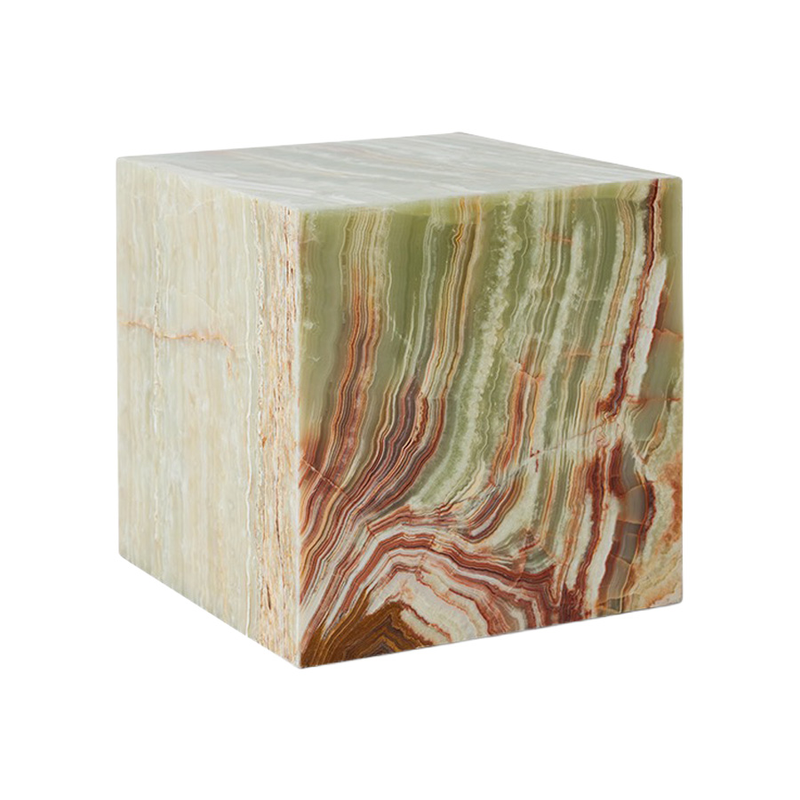 Kubusvormige bijzettafel van groen en rood onyx natuursteen met opvallende aders.