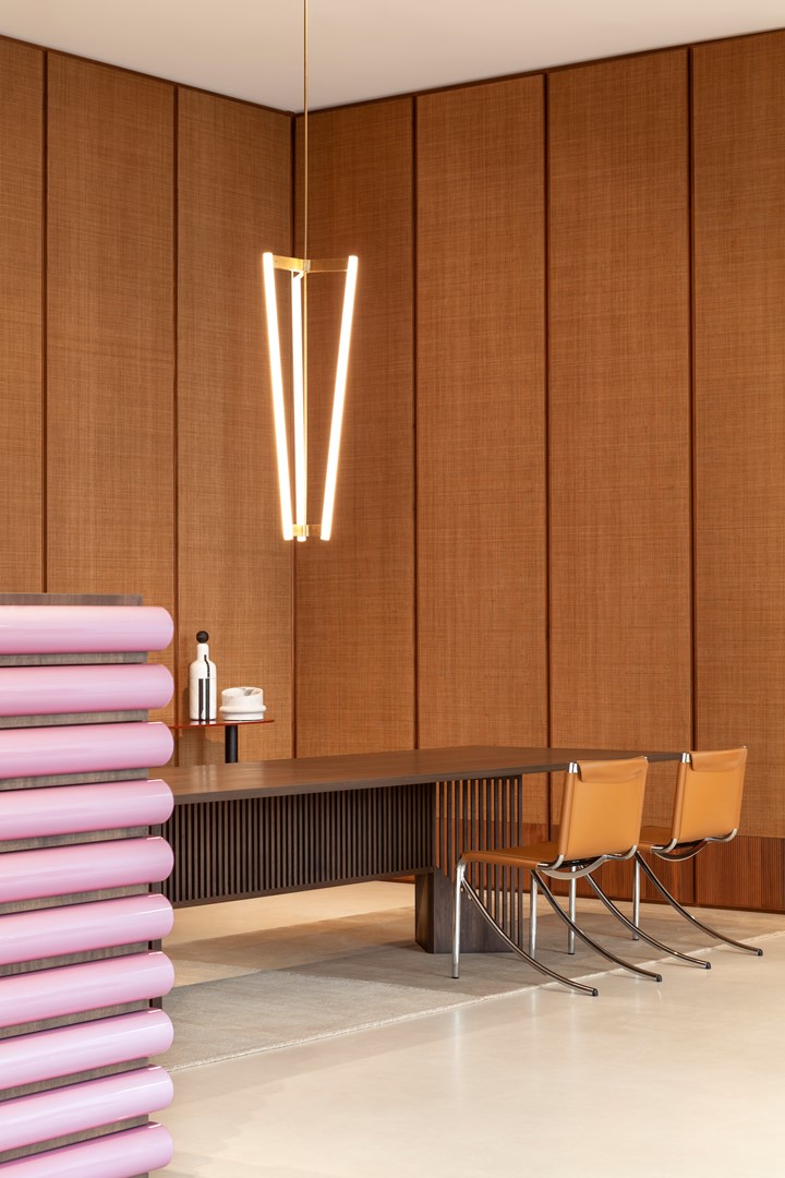 Kleurrijk glas en keramiek van de Italiaanse ontwerper Serena Confalonieri. Foto: Amir Farzad.