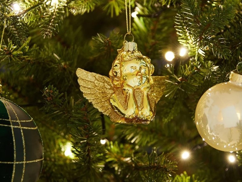 Engel kersthanger van Vondels. Fotografie: Bijenkorf
