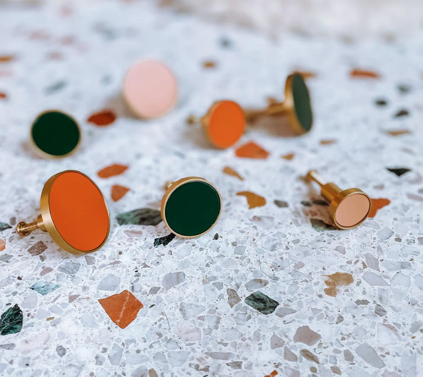 Deurknoppen van het merk Meraki.