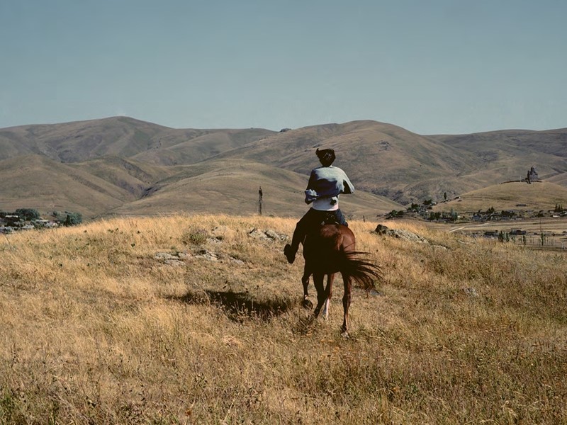 Fotografie: Flore-Aël Surun (Tendance Floue), Vasantha Yogananthan