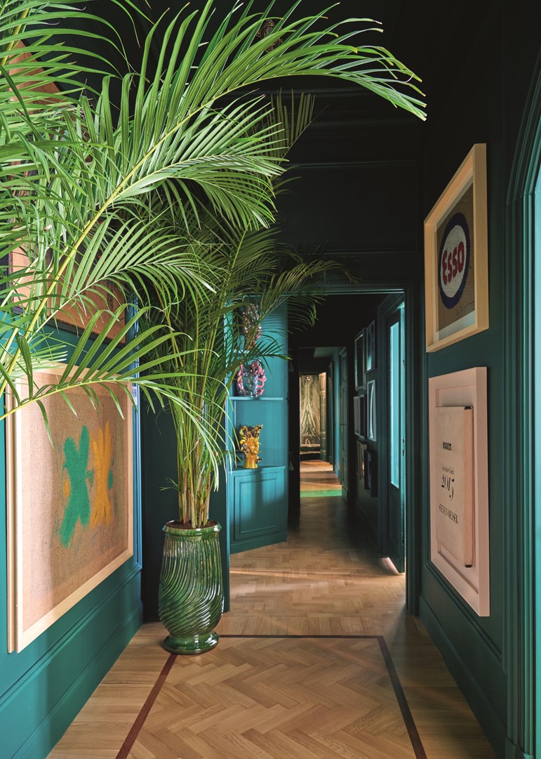 Antonio Girardi met zijn vrouw Emma en twee dochtertjes. Fotografie: Francesco Dolfo - Living Inside.