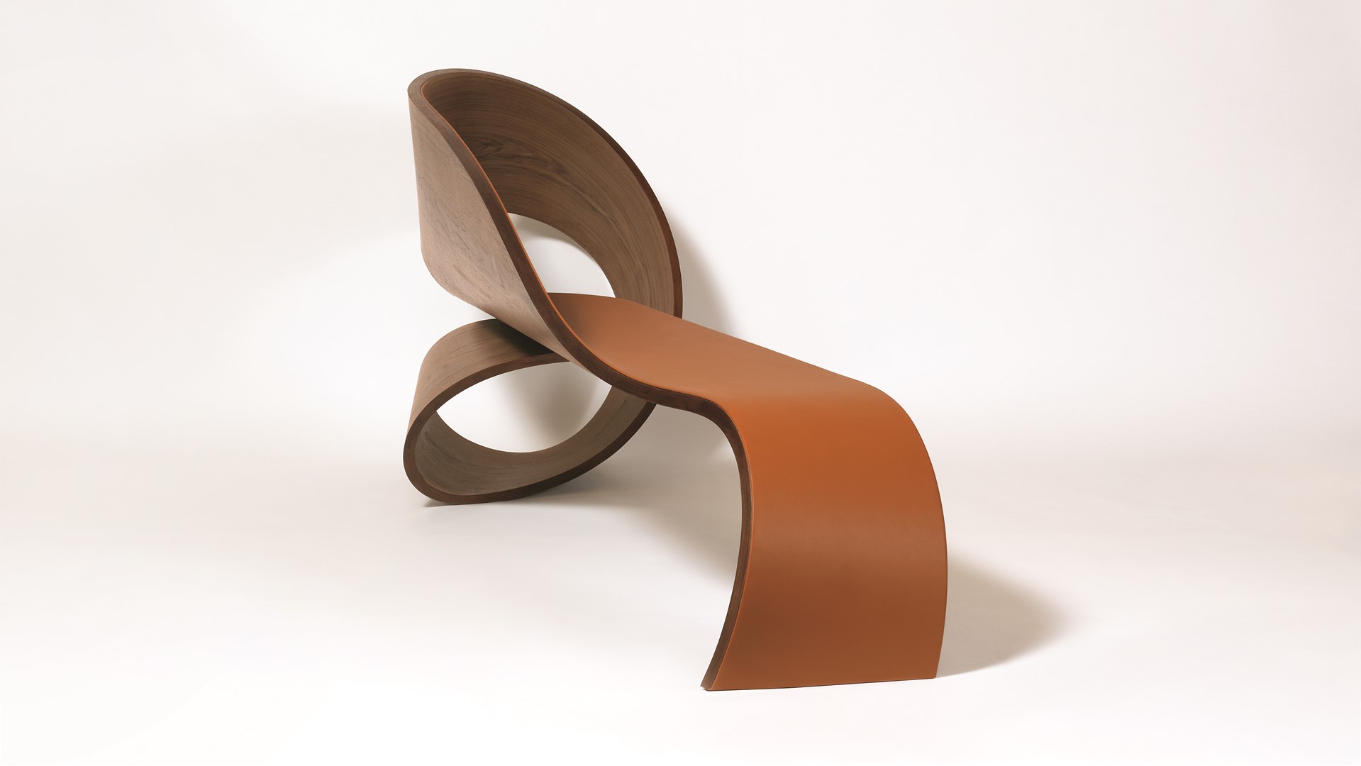 LONGCHAMP X PIERRE RENART, Banc Wave. Fotografie: Gary Schermann.